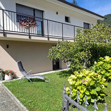 Apartma Liza *